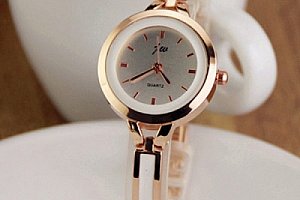 Elegantní hodinky s bílým proužkem a poštovné ZDARMA!
