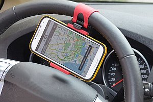Držák na smartphone nebo GPS na volant auta a poštovné ZDARMA!