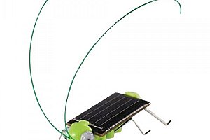 Solární hračka ve tvaru luční kobylky a poštovné ZDARMA!