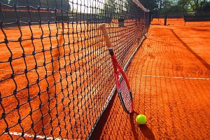 Lekce tenisu s profesionálním trenérem