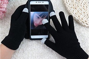Dotykové rukavice na mobil