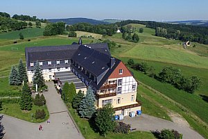 Německo: Pobyt v Panorama Berghotelu **** u Krušných hor s polopenzí a saunou