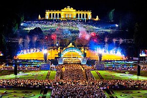 Celodenní zájezd pro 1 na noční koncert Vídeňské filharmonie v Schönbrunnu ve Vídni