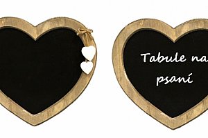 Dřevěná tabule ve tvaru srdce pro psaní vzkazů nebo jako originální dárek na Valentýna.