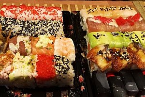 Sushi kurz pro pokročilé: profesionální kuchař Vás naučí, co ještě v oboru sushi neumíte - Chcete se zdokonalit v přípravě **sushi u opravdových profíků**? Zkušení lektoři a individuální přístup ke každému zákazníkovi.