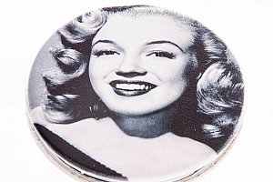 Kapesní kulaté zrcátko Marilyn Monroe Smile kovové