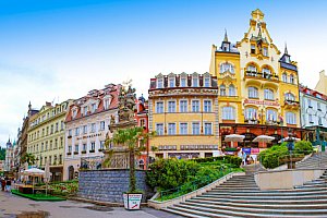 Karlovy Vary: romantický či wellness pobyt ve Ville Renan se snídaní a slevami