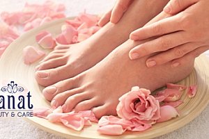 Suchá/mokrá pedikúra: ošetření nohou i nehtů s možností koupele