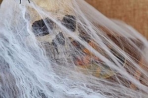 Halloweenská dekorace - Svítící pavučina s pavouky a poštovné ZDARMA!