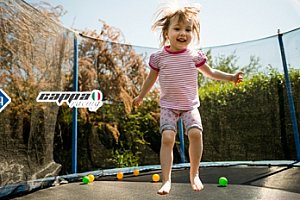 Dětská zahradní trampolína s ochrannou sítí s nosností až 45 kg