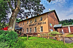 Krkonoše v horské chatě nedaleko Špindlerova Mlýna se saunou, polopenzí a v létě i s půjčením kol