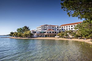 8–10denní Chorvatsko, Pirovac | Hotel Miran*** 30 m od pláže | Dítě zdarma | Polopenze | Bazén | Možnost dopravy