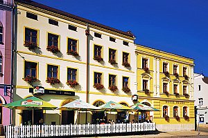 CHKO Broumovsko a Adršpach v historickém hotelu v centru Broumova s polopenzí – mnoho termínů, i přes léto