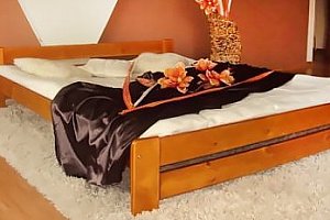 Kvalitní dřevěná postel včetně roštu, 6 rozměrů na výběr