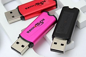 32GB USB flashdisk ve 3 barvách a poštovné ZDARMA!