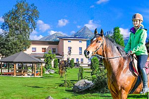 Vysoké Tatry v Penzionu Monty Ranch s polopenzí, jízdou na koni či půjčením kol