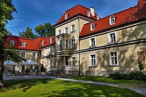 4–6denní luxusní pobyt pro 2 se snídaněmi v hotelu Dwór Sieraków**** u polského Krakova