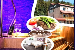 Letní wellness pobyt pro dva v hotelu Bon***, hodina bowlingu, půjčení trekových holí.