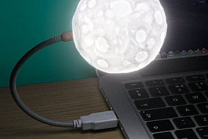 USB lampička Měsíc