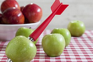 Vykrajovač jablečných jádřinců a škrabka Šipka