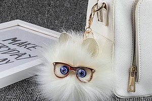 Chlupatá klíčenka - Kočička s brýlemi - 8 barev a poštovné ZDARMA!