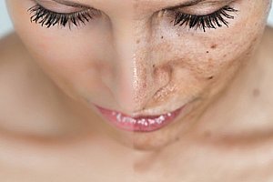 Zesvětlující kosmetický olej na obličej 50 ml