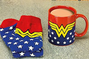 Hrnek a ponožky Wonder Woman