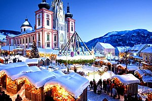 Zájezd na čertovské adventní trhy v Mariazellu. Tradiční „Běh čertů“, voňavé trhy, živé jesličky aj.