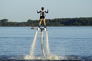 Létání nad vodou na Hoverboardu pro 2