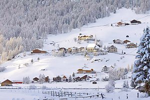 Jižní Tyrolsko na lyžích s neomezeným vstupem do sauny a bazénů, běžkařským skipasem, nápoji zdarma a polopenzí