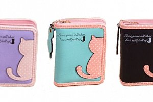Roztomilá peněženka s kočičkou je stylovým módním doplňkem. Na výběr v několika barvách.