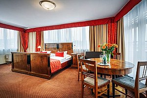3denní pobyt pro 2 osoby se snídaněmi v hotelu Mucha*** v Praze