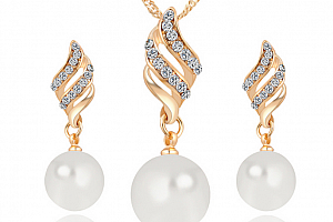Set náušnic, řetízku s přívěskem osazen perlou a zirkony CS000065 Barva: Zlatá