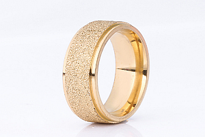 Prsten z pískované chirurgické oceli- zlatý SR00010 Velikost: 6