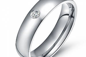 Dámský prsten z chirurgické oceli se zirkonem v imitaci diamantu- stříbrný SR000023 Velikost: 5