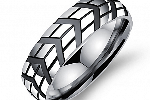 Prsten z leštěné chirurgické oceli Notch SR000025 Velikost: 8