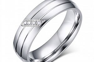 Dámský stříbrný prsten z chirurgické oceli s decentními zirkony SR000031 Velikost: 5