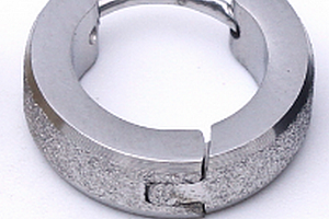 Malé kulaté náušnice z pískované chirugické oceli SE000080 Barva: Stříbrná