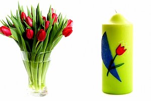 Svíčka tulipán. Udělejte si jarní atmosféru ve Vašem domově díky této svíčce v podobě tulipánu.