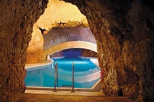 Miskolc Tapolca: Hotel Kikelet *** pouhých 500 m od jeskynních lázní + wellness