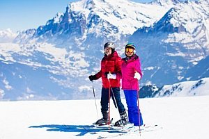 Rakouské Alpy: Holiday Sport Hotel & Ski Resort - bazén a 50% sleva na skipas
