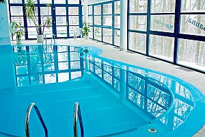 Jižní Čechy: Písek ve 4* hotelu ve tvaru parníku s neomezeným vstupem do bazénu, sauny, fitness a snídaní