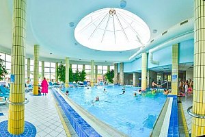 Dunajská Streda pro seniory: Thermalpark s neomezenými bazény a polopenzí