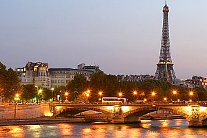 Zájezd pro 1 osobu do romantické Paříže, projížďka po Seině, Versailles, Eiffelova věž.