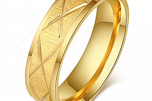 Masivní prsten z rýhováním z chirurgické oceli- zlatý SR00081 Velikost: 7