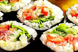 Sushi sety dle výběru - vege special, losos special, menu 32 ks nebo menu 40 ks sushi.