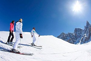 Dolomity v Hotelu Alpenrose *** se snídaní a wellness + lyžování v Passo Rolle
