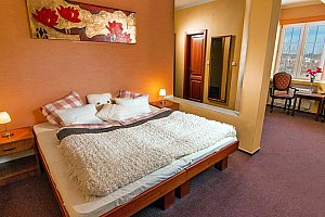 Vysočina: Žďárské vrchy v hotelu v pokojích s privátním pobytem ve vířivce, infrasaunou a polopenzí