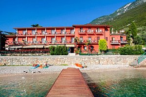Lago di Garda na 4 - 8 dní v Hotelu Rosa *** s polopenzí a bazénem neomezeně