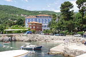 Chorvatsko v Hotelu Park **** Lovran s polopenzí a bazénem jen 50 m od moře